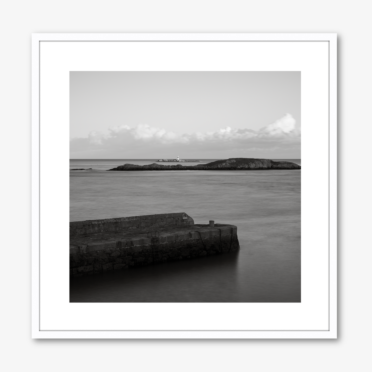 Coliemore Harbour Pier & The Muglins