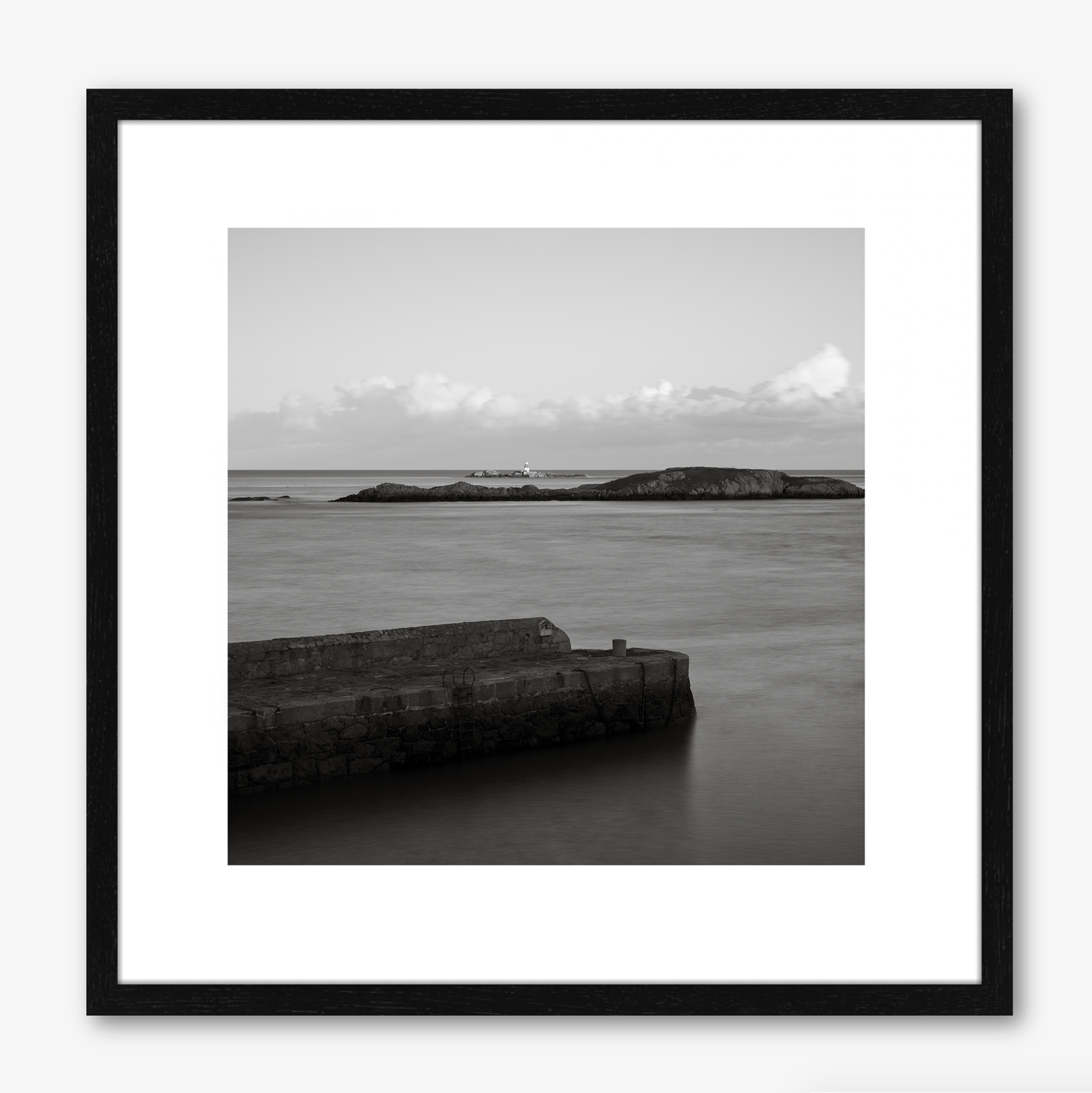 Coliemore Harbour Pier & The Muglins